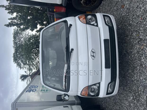 Hyundai Porter Mini Truck photo 5