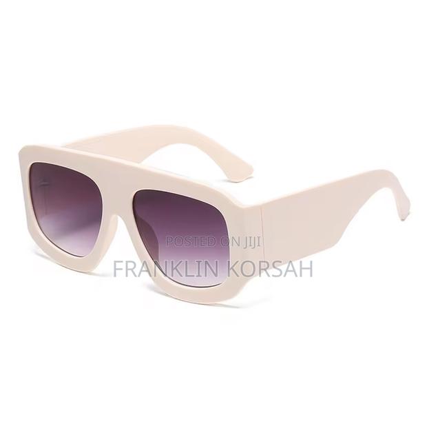 Sun Glasses With Sun Screens photo 2