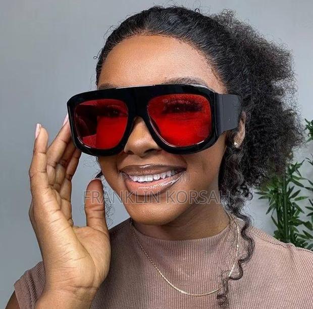 Sun Glasses With Sun Screens photo 3