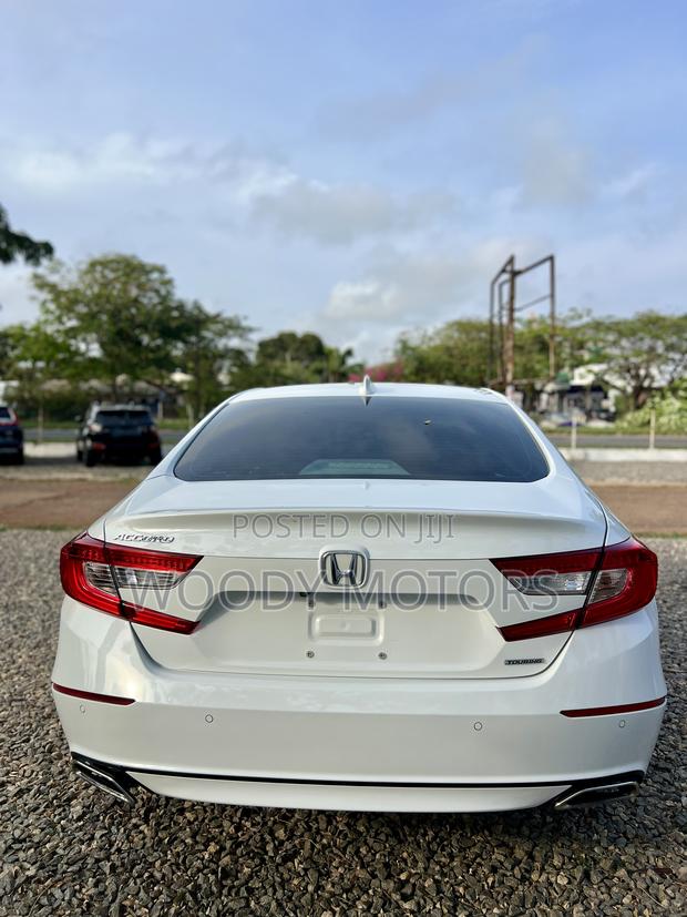 Honda Accord Touring 2018 White