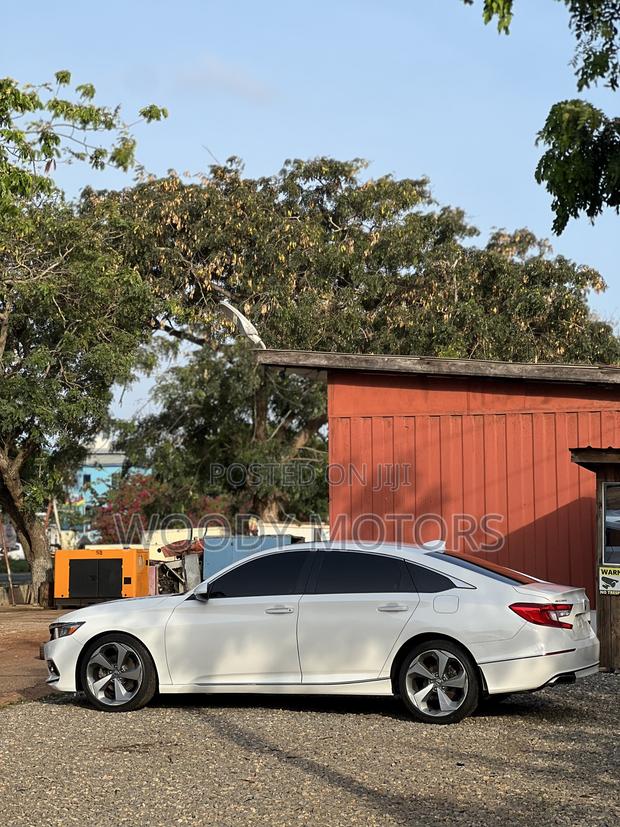 Honda Accord Touring 2018 White