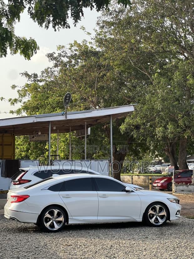 Honda Accord Touring 2018 White