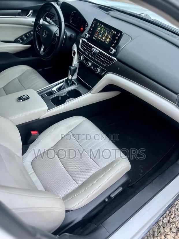 Honda Accord Touring 2018 White