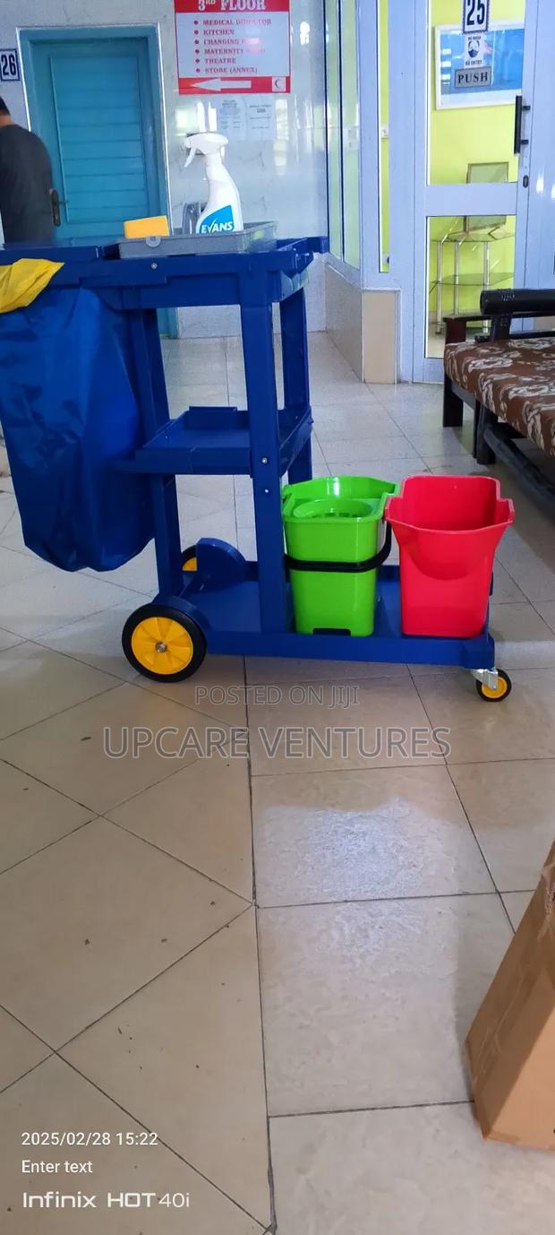 Cleaning Cart/ Cleaning Trolley · Photo 4