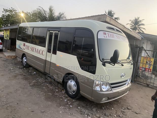 Hyundai County 2012 Gold