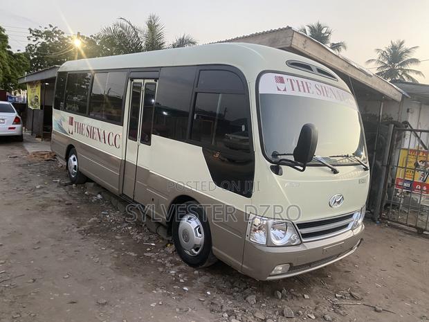 Hyundai County 2012 Gold