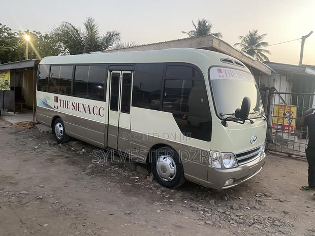 Hyundai County 2012 Gold