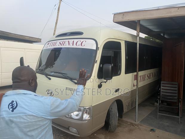 Hyundai County 2012 Gold