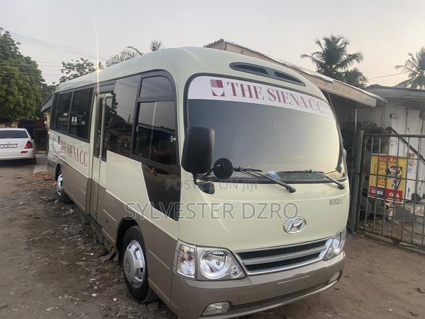 Hyundai County 2012 Gold