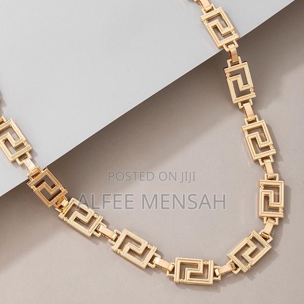 Single-Layer Retro Necklace