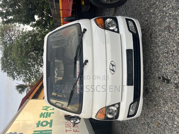 Hyundai Porter Double Cabin photo 4