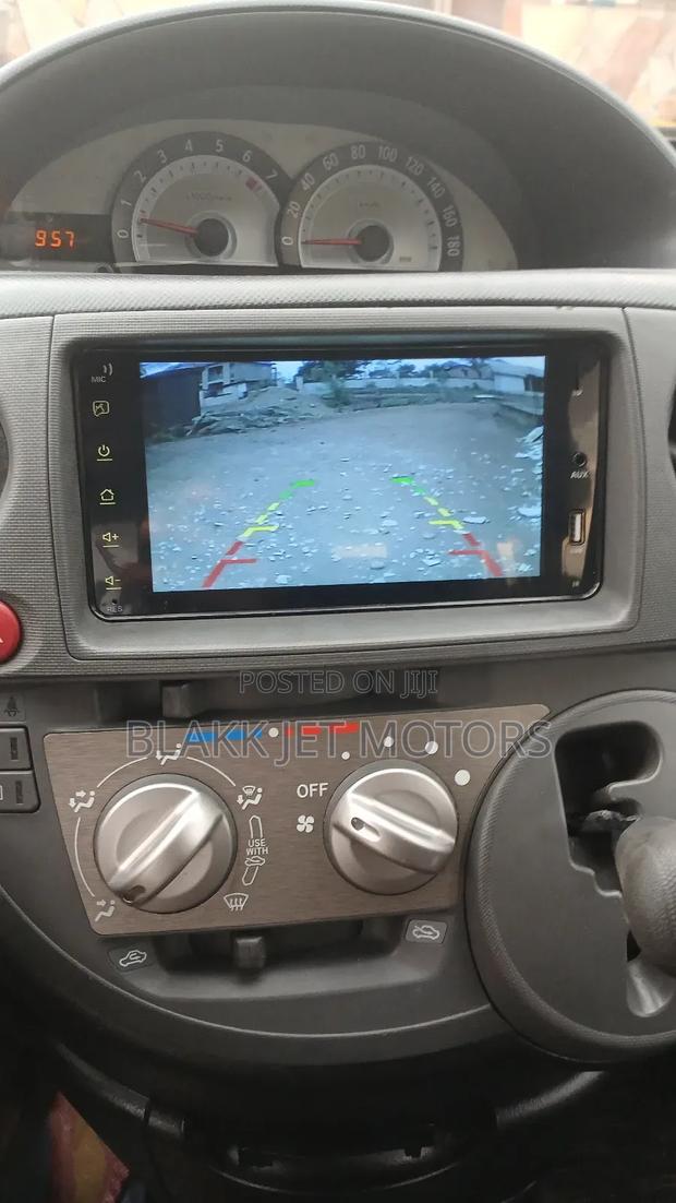 Toyota Sienta 1.5 AWD 2013 Gray · Photo 4