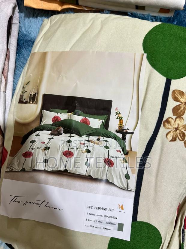 Nicely Packaged King Sized 2 Bedsheets, 4 Pillowcases · Photo 2
