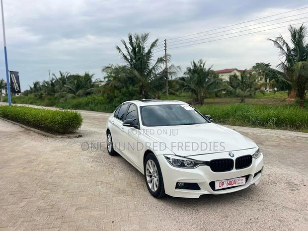 BMW 320i Sedan RWD 2017 White