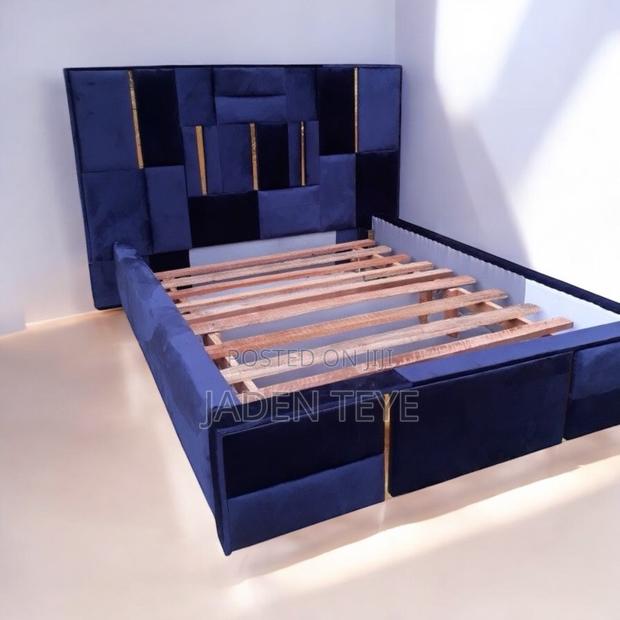 Blu Black Bed for Sale · Photo 3