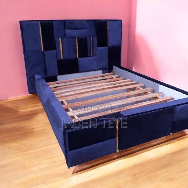 Blu Black Bed for Sale · Photo 4