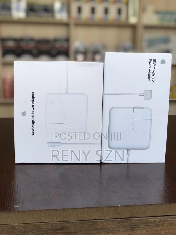 Macbook Charger · Photo 3