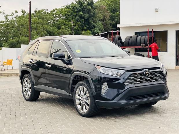 Toyota RAV4 XLE AWD 2020 Black