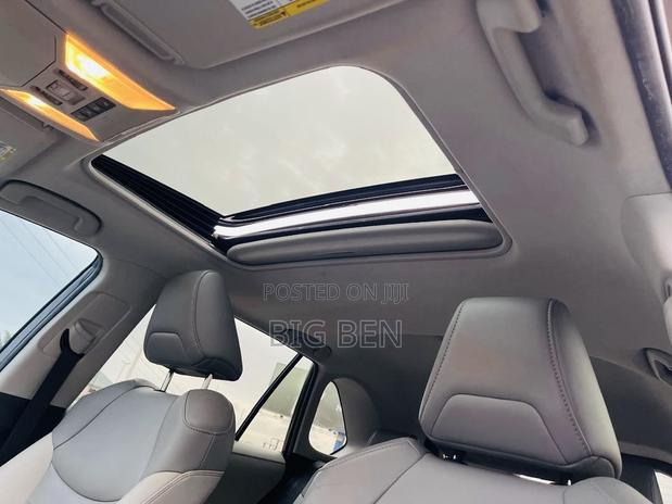 Toyota RAV4 XLE AWD 2020 Black