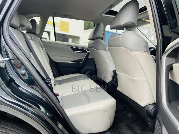 Toyota RAV4 XLE AWD 2020 Black