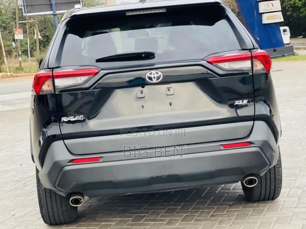 Toyota RAV4 XLE AWD 2020 Black