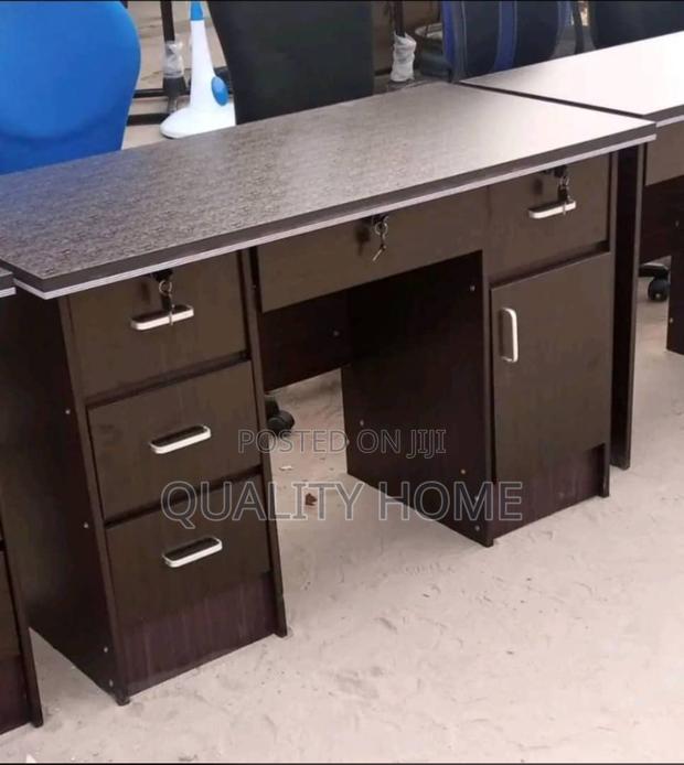 Office Table · Photo 3