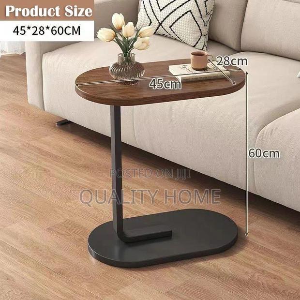 Side Table · Photo 2