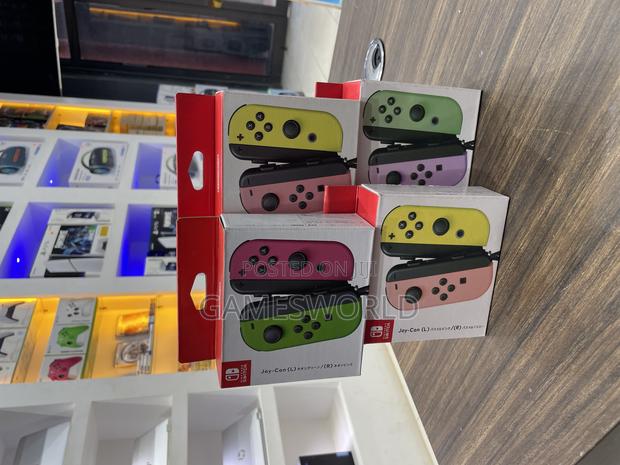 Nintendo Switch Joy-cons photo 2