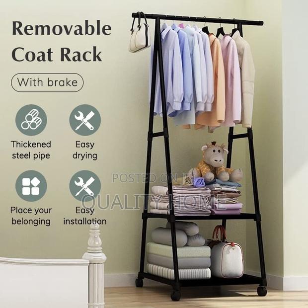 Cloth Triangular Rack · Photo 2
