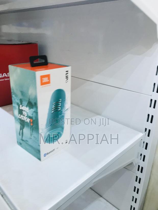 Choose Premium JBL Flip 6 Audio Bluetooth Speaker · Photo 1