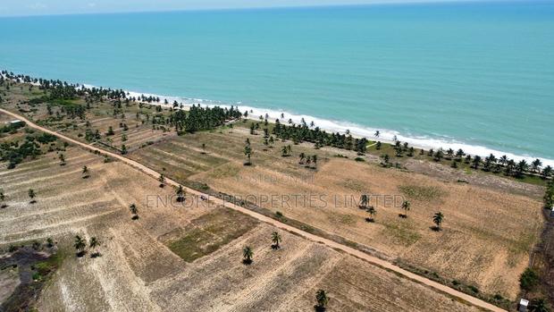 25 Acres of Seaside Land at Elmina Cape Coast · Photo 1