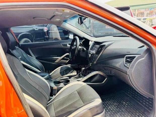 Hyundai Veloster 2015 Orange