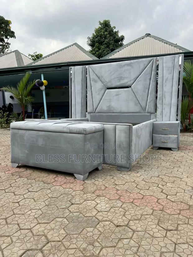 Gray Queen Size Bed Frame With Side Drawers and Ottoman · Photo 1