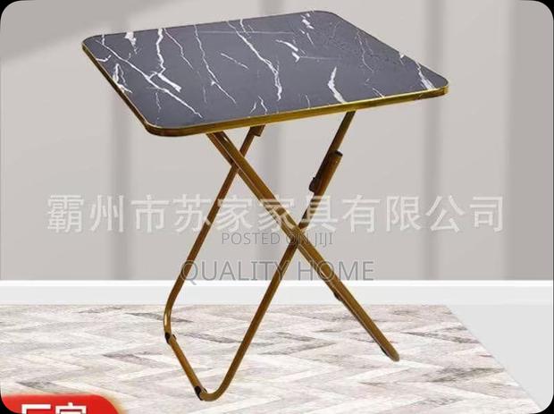Foldable Table · Photo 3