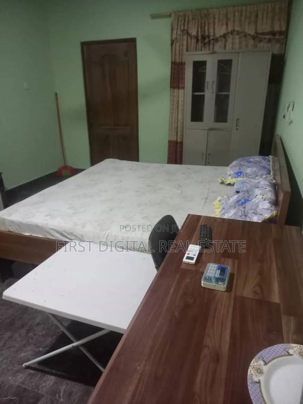 Furnished Short Term Rent Single Room at SCC · Photo 4