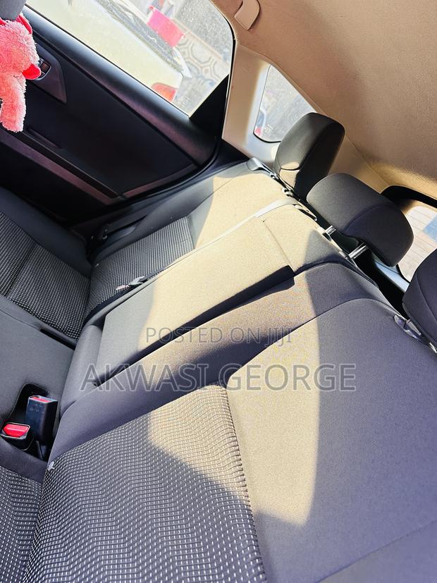 Toyota Corolla SE Special Edition 4dr Sedan (1.8L 4cyl CVT) 2017 Yellow