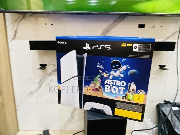 Playstation5 Digital Edition Console - Astro Bot Bundle · Photo 2
