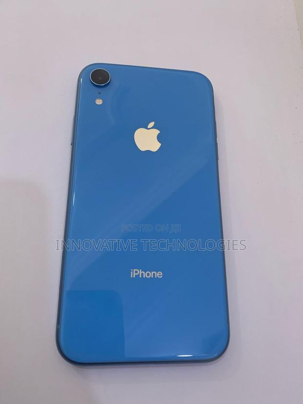 Apple iPhone XR 64 GB Blue photo 2