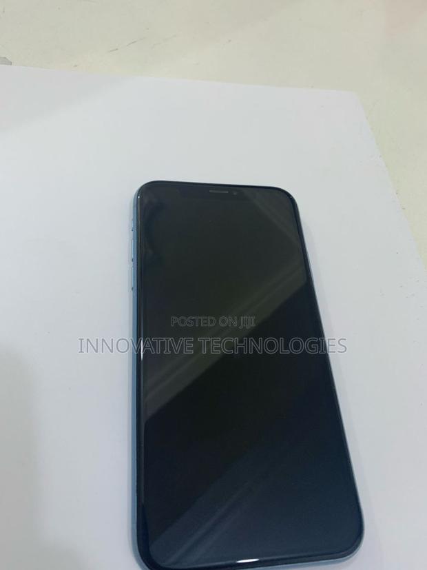 Apple iPhone XR 64 GB Blue photo 3