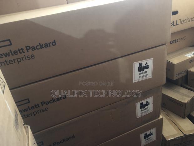 New Server HP ProLiant DL380 Gen10 32GB Intel Xeon HDD 1T · Photo 2