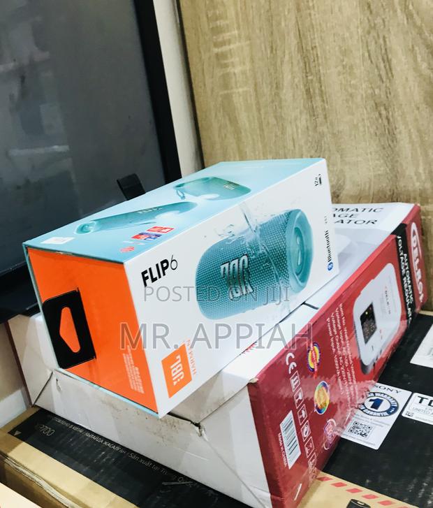 Shop Classic JBL Flip 6 Portable Speaker(Turquoise Green) · Photo 1
