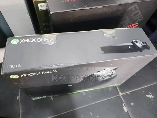Microsoft Xbox One X 1tb/ 1to · Photo 4