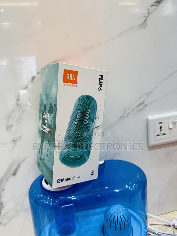 Flip 6 Bluetooth Wireless Steaming Speaker · Photo 1