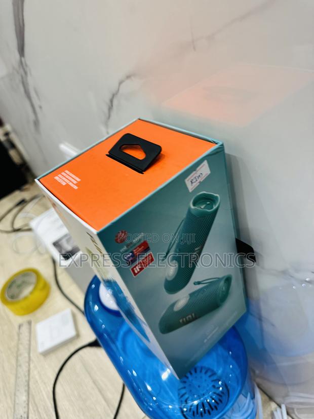 Powerful Sleek Flip 6 Bluetooth Speaker · Photo 1