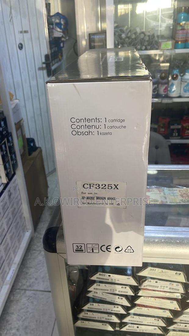 Cf325x 25x Hp Laserjet M806dn M806x MFP M830z Toner Cartridge Hp 25x · Photo 2