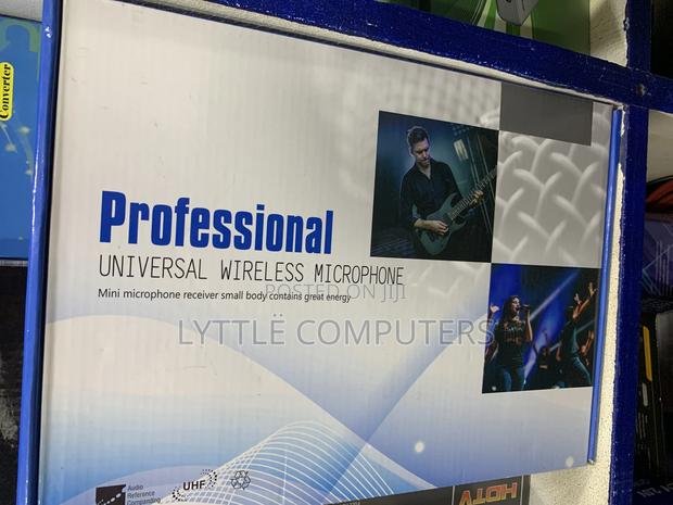 Professional Wireless Microphone · Photo 1