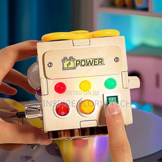 Button Light Busy Rubik's Cube
