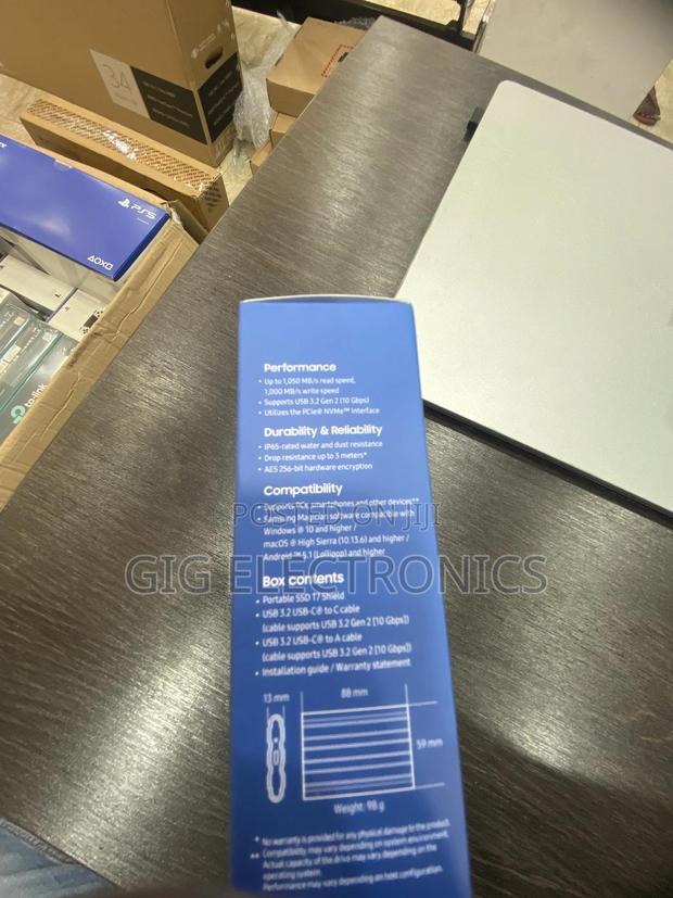 Samsung T7 Shield Portable External SSD 2tb - Blue · Photo 4