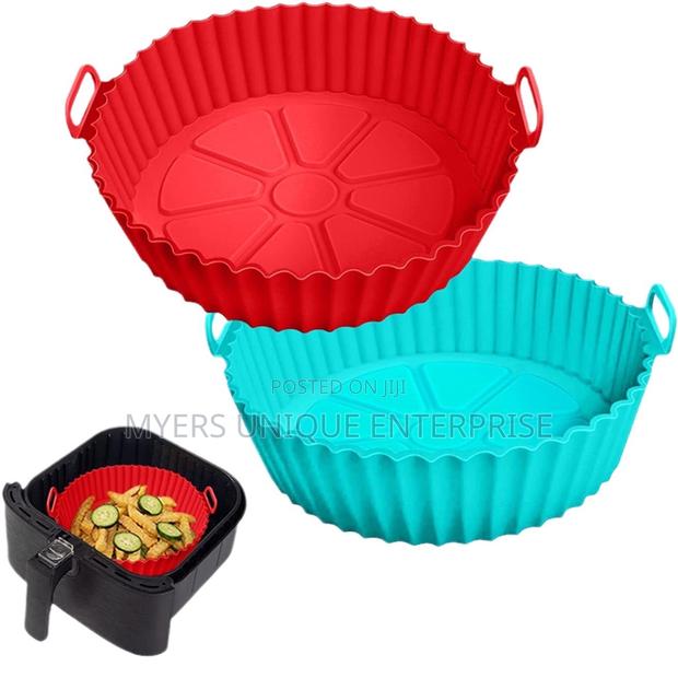Reusable Silicon Airfryer Liner · Photo 2