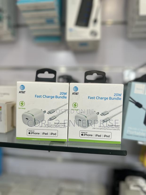 At T Usb-C to Lightning Premium Cable (6 Ft) · Photo 3